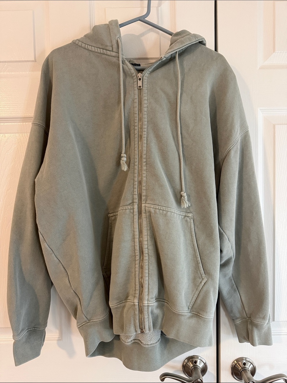 Women’s Brandy Melville Oversized Zip-Up Hooded Sweatshirt in Sage Green